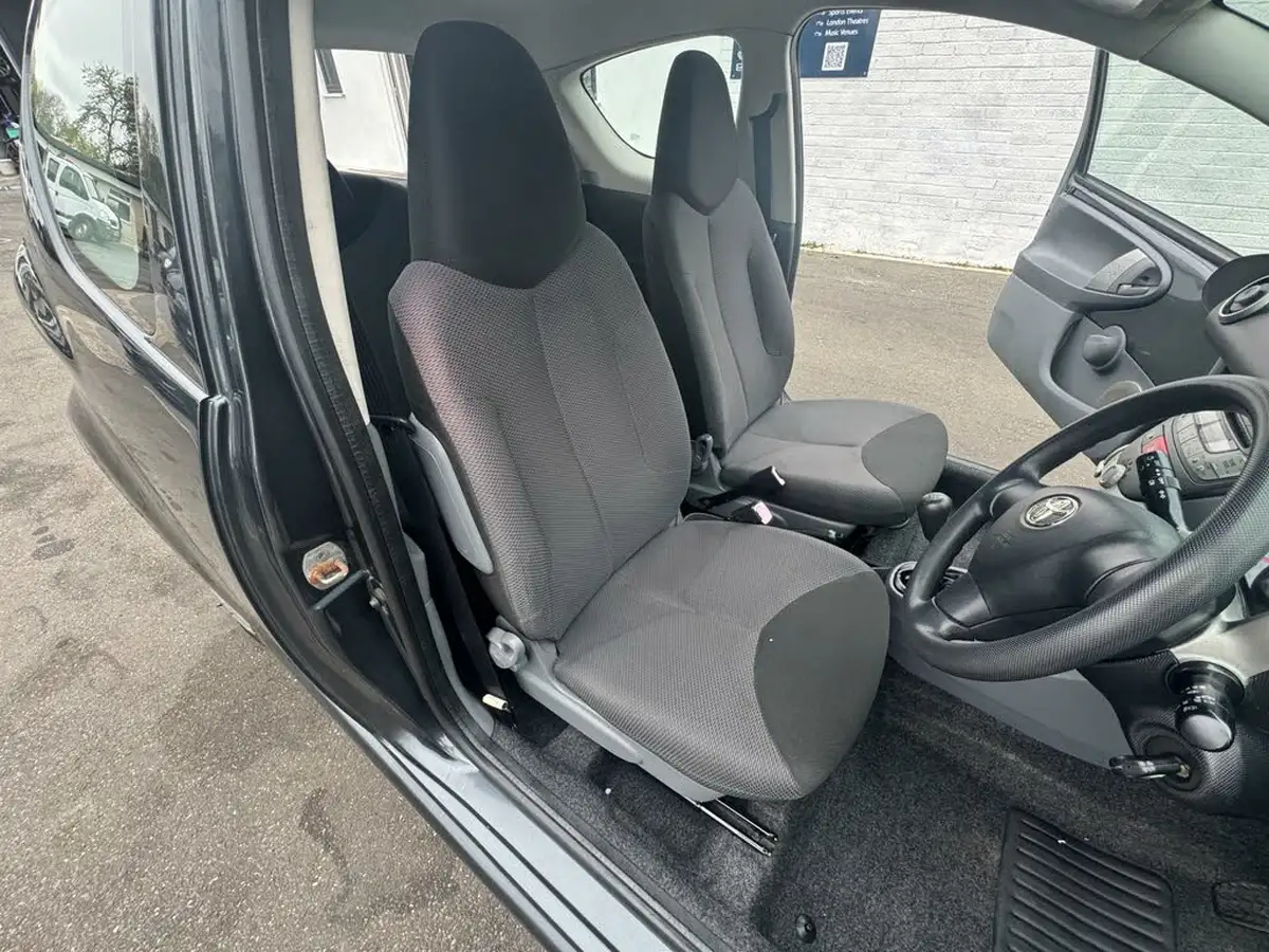 2009-toyota-aygo-10-aygo-3d-big-39