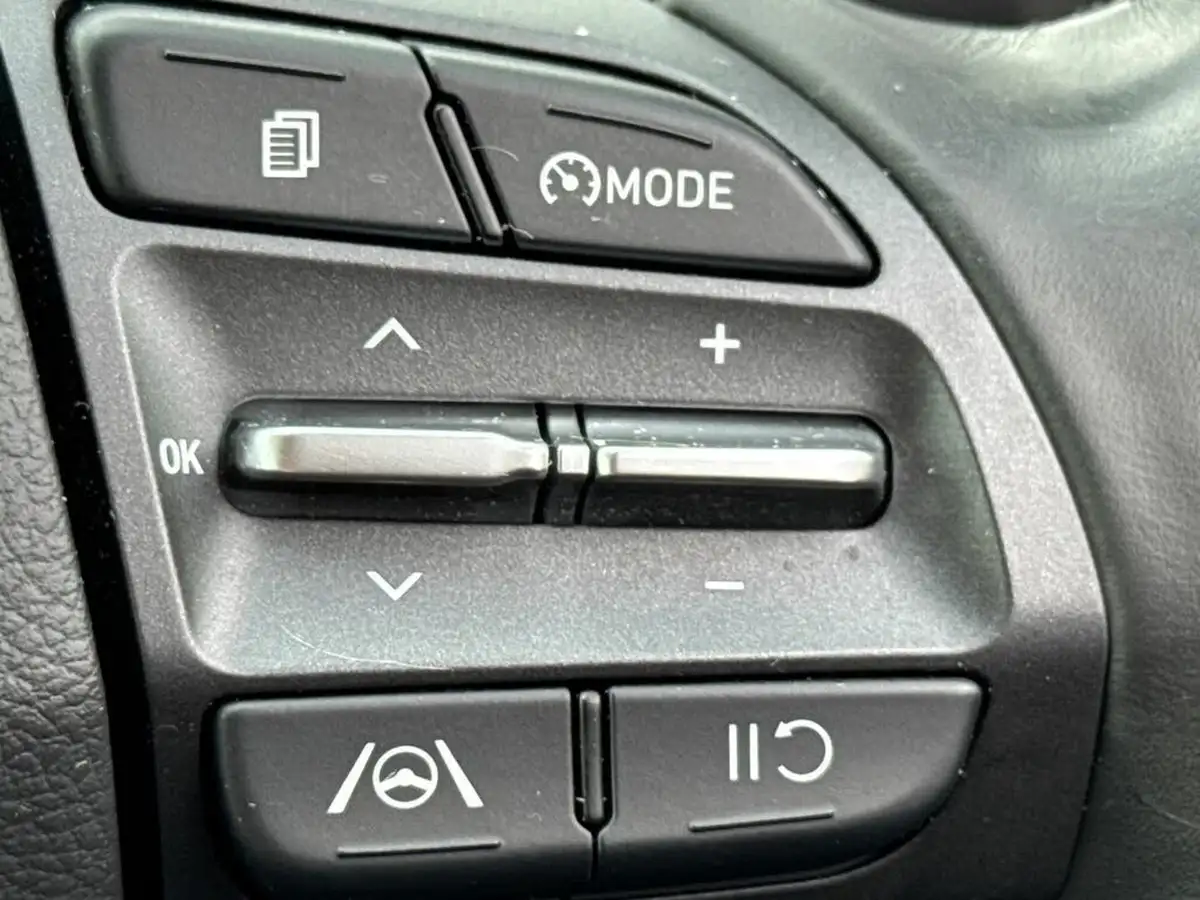 2022-hyundai-kona-10-t-gdi-premium-big-16
