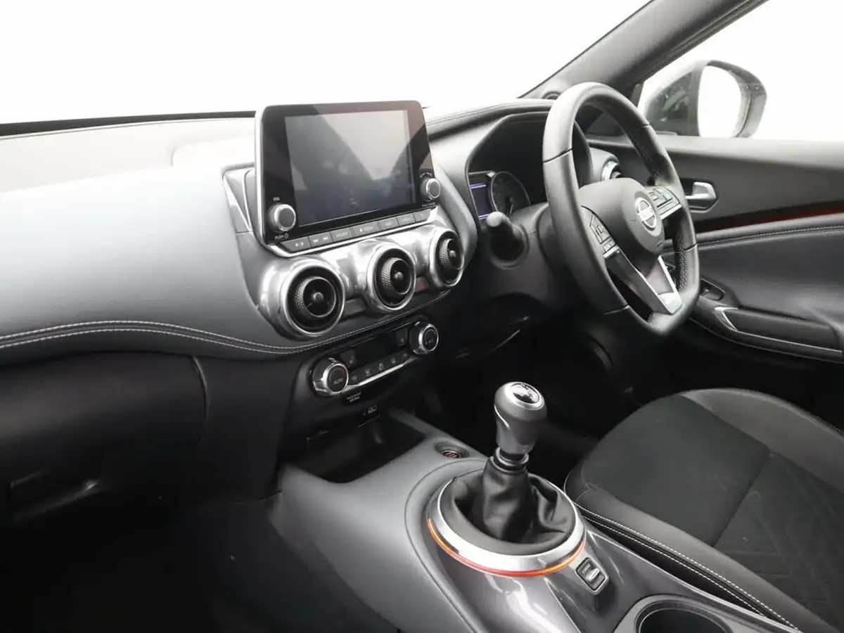 2022-nissan-juke-10-dig-t-tekna-big-8