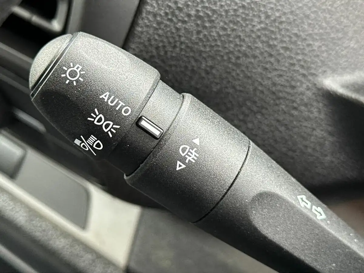 2025-vauxhall-vivaro-15td-xl-pro-big-23
