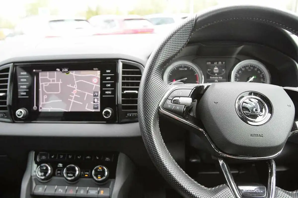 2022-skoda-karoq-15-tsi-sportline-dsg-big-16