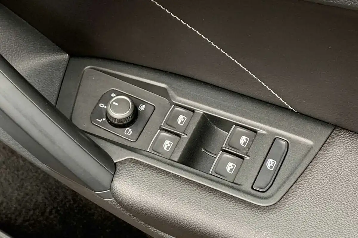 2023-volkswagen-tiguan-15-tsi-r-line-edition-big-26