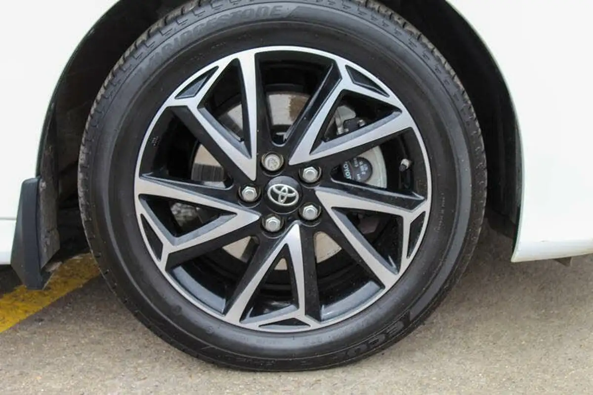 2023-toyota-yaris-15-vvt-i-design-big-11