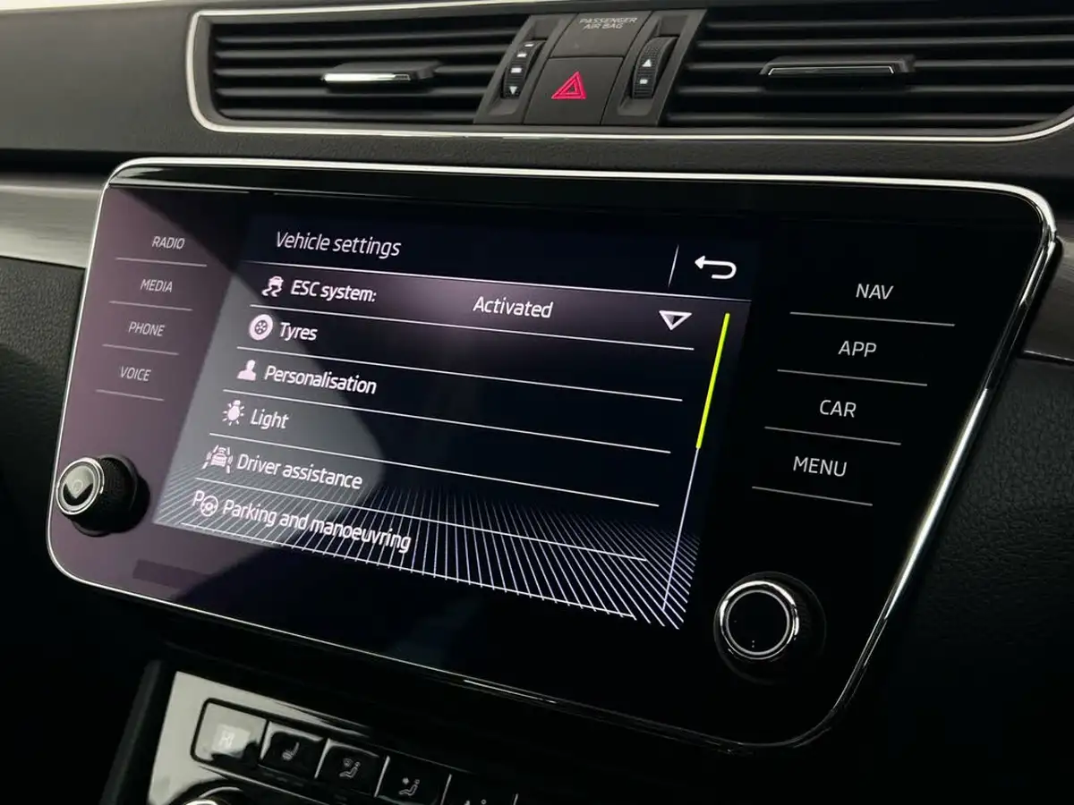 2019-skoda-superb-20-tsi-se-l-hatchback-big-30
