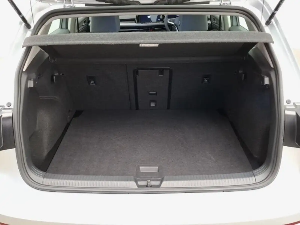 2024-volkswagen-golf-15-tsi-style-150ps-hatchback-big-7
