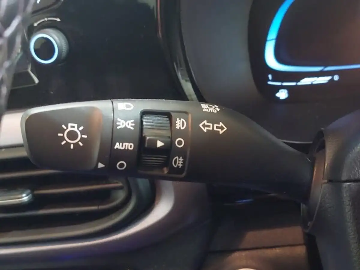 2024-hyundai-i10-10-premium-63ps-auto-big-13