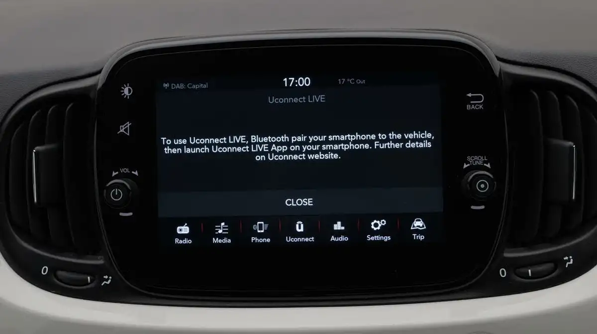 2021-fiat-500c-10-lounge-big-27