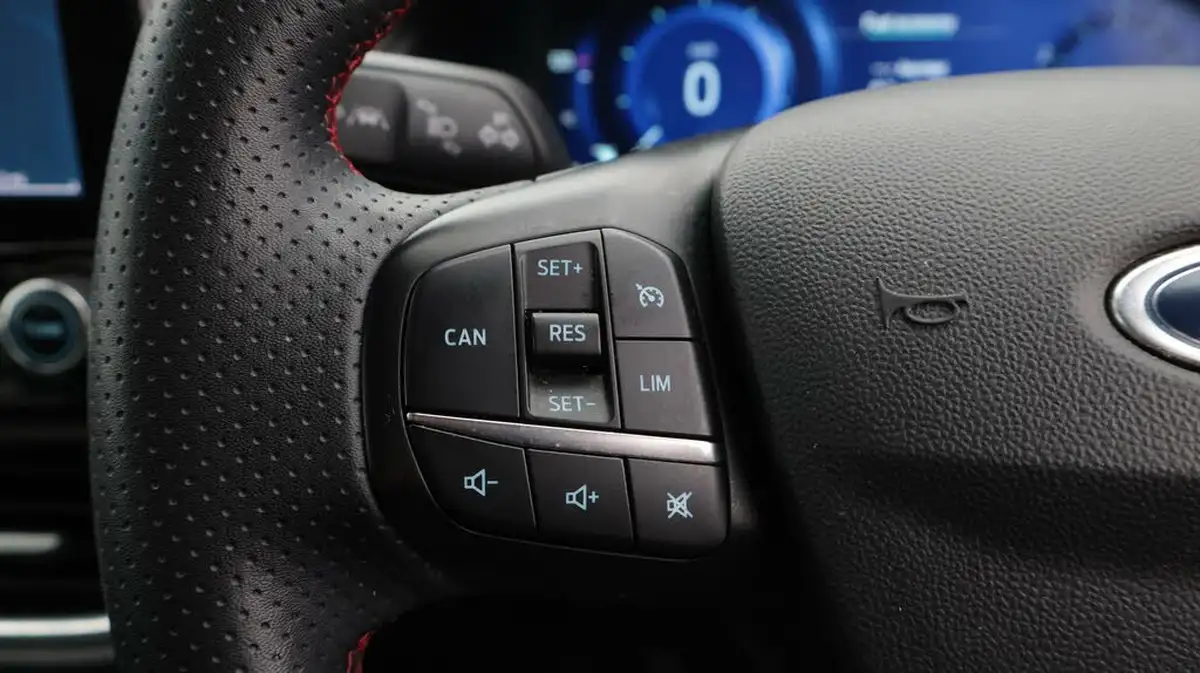 2022-ford-fiesta-10t-st-line-vignale-100ps-5d-big-25