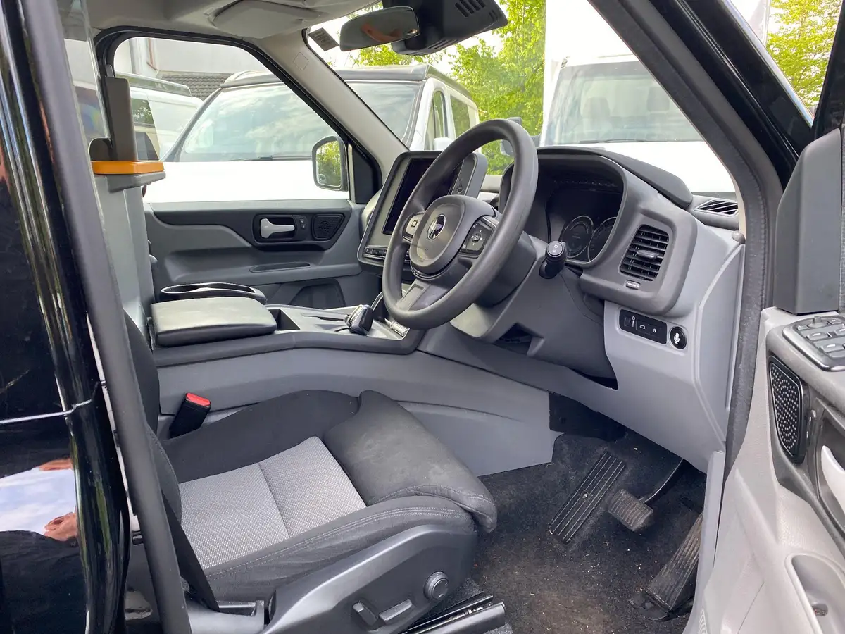 2023-levc-tx-15-vista-taxi-big-9