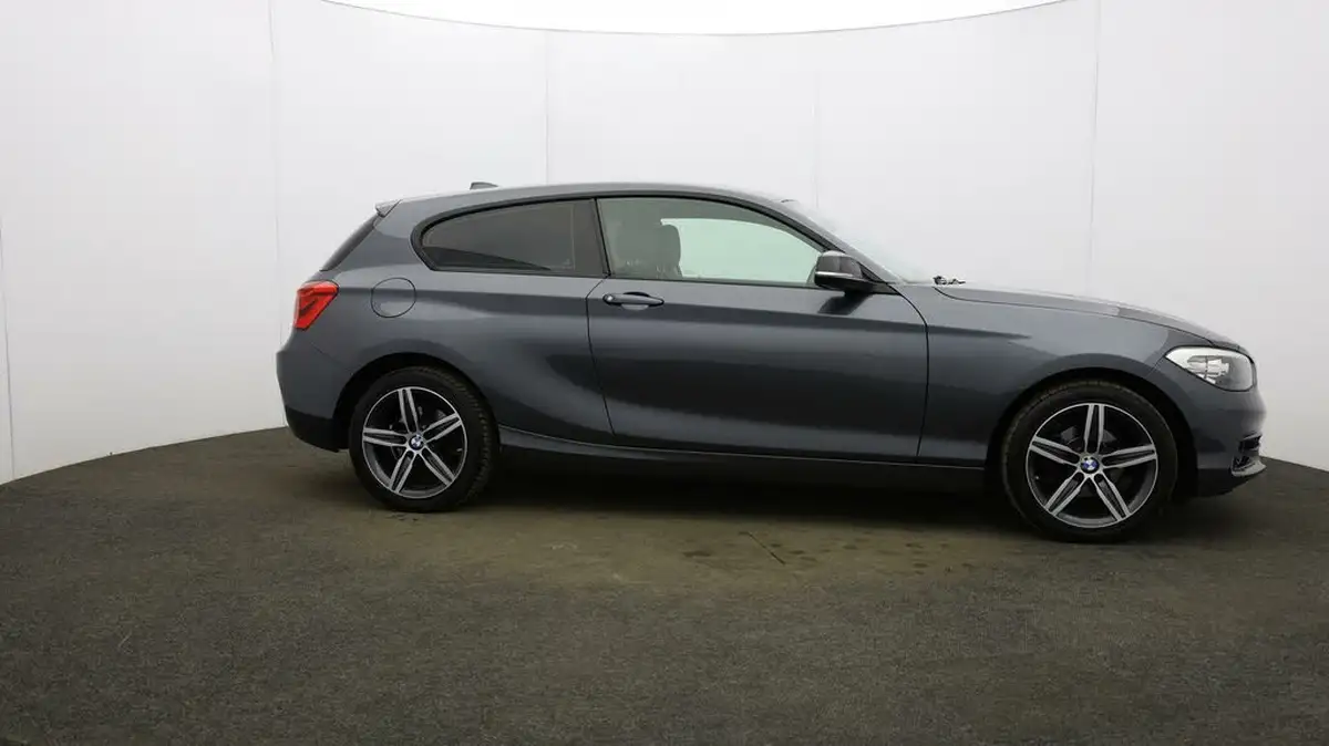 2018-bmw-1-series-15-118i-sport-3d-big-42