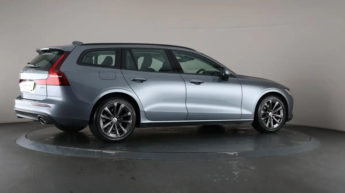 2021-volvo-v60-20-b3-momentum-160bhp-big-59