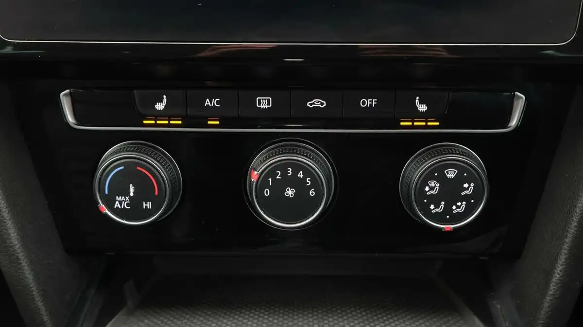 2022-volkswagen-passat-15-tsi-sel-estate-5d-dsg-big-12