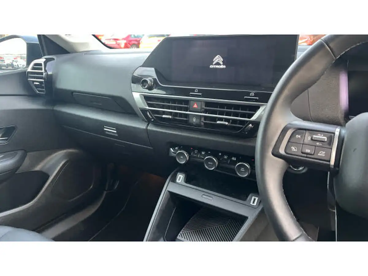2024-citroen-c4-e-e-series-156ps-54kwh-big-13