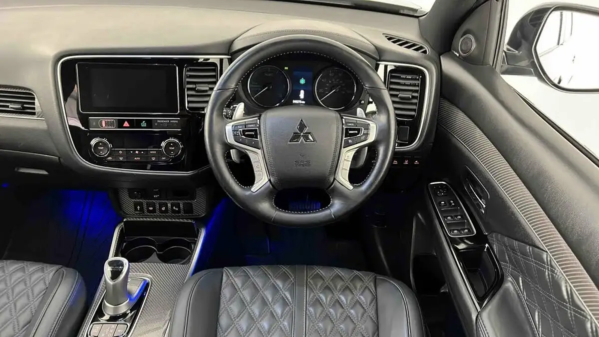 2019-mitsubishi-outlander-24-5hs-phev-big-10