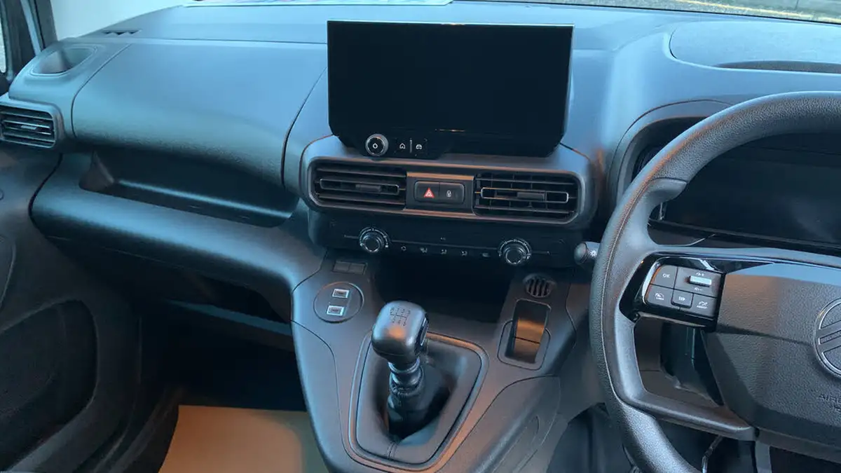2024-citroen-berlingo-15-bluehdi-m-enterprise-100pseu6e-big-9
