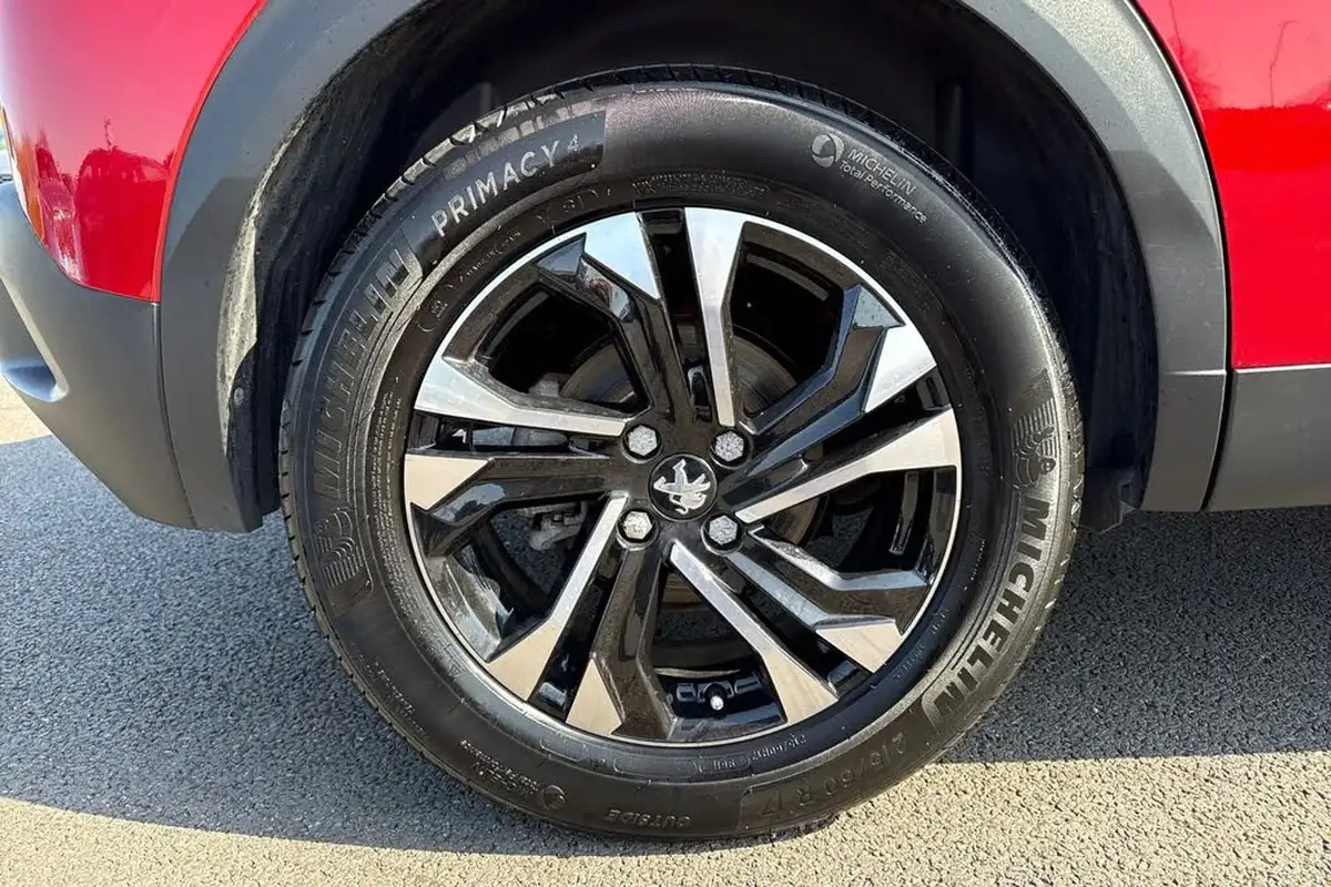 2021-peugeot-2008-suv-e-allure-big-10