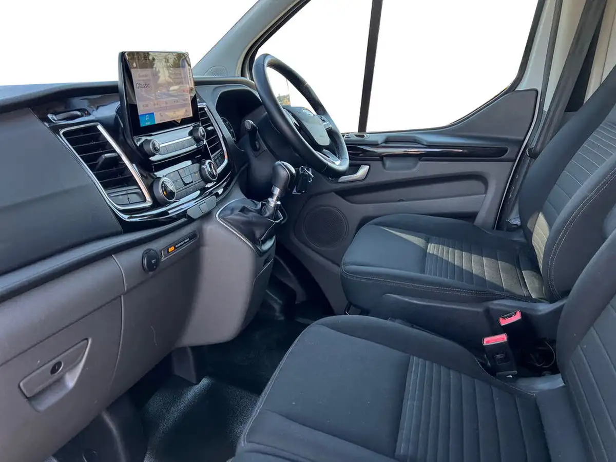 2023-ford-transit-custom-big-13