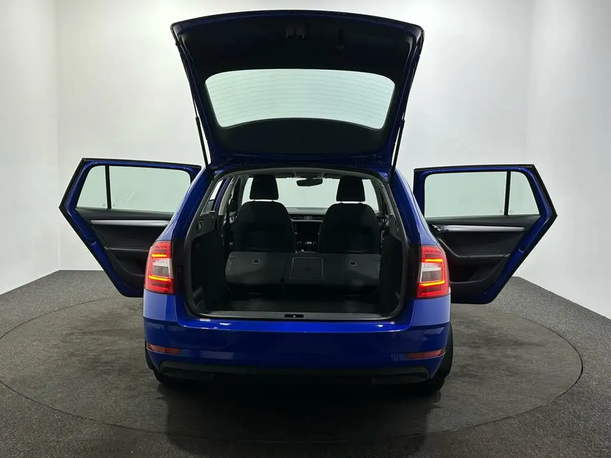 2020-skoda-octavia-16tdi-se-technology-estate-big-42