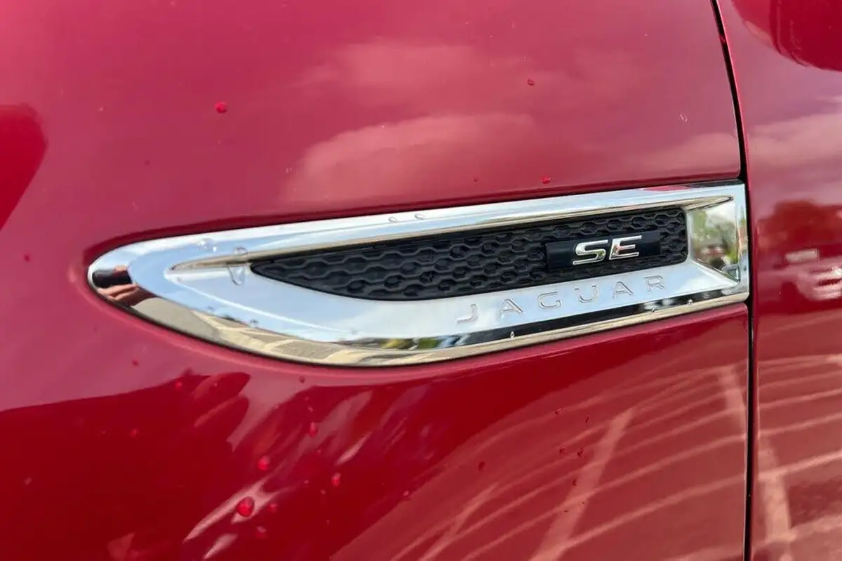2020-jaguar-e-pace-20-i4d-se-150ps-awd-auto-big-14