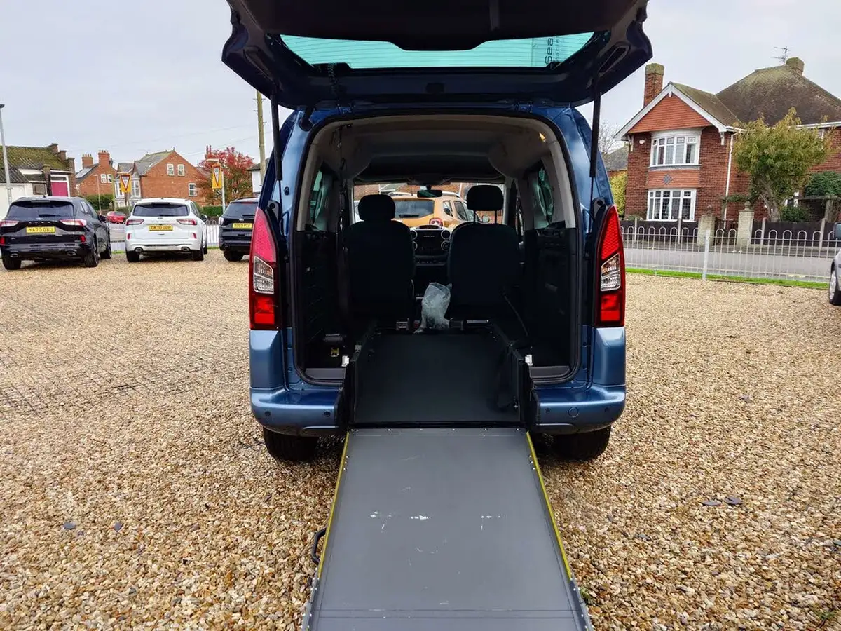 2017-citroen-berlingo-16bluehdi-multispace-feel-102ps-ss-etg6-big-5