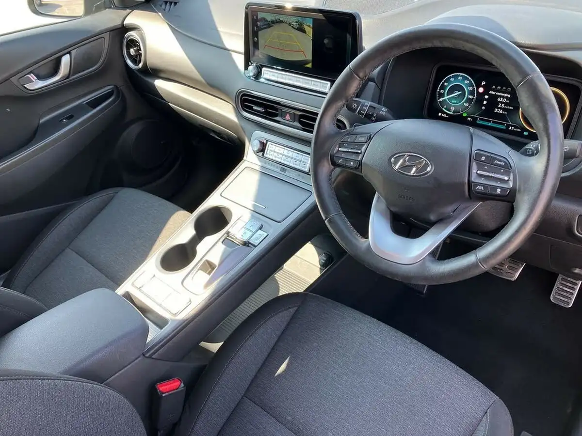 2022-hyundai-kona-e-premium-204ps-64kwh-7kw-obc-big-7