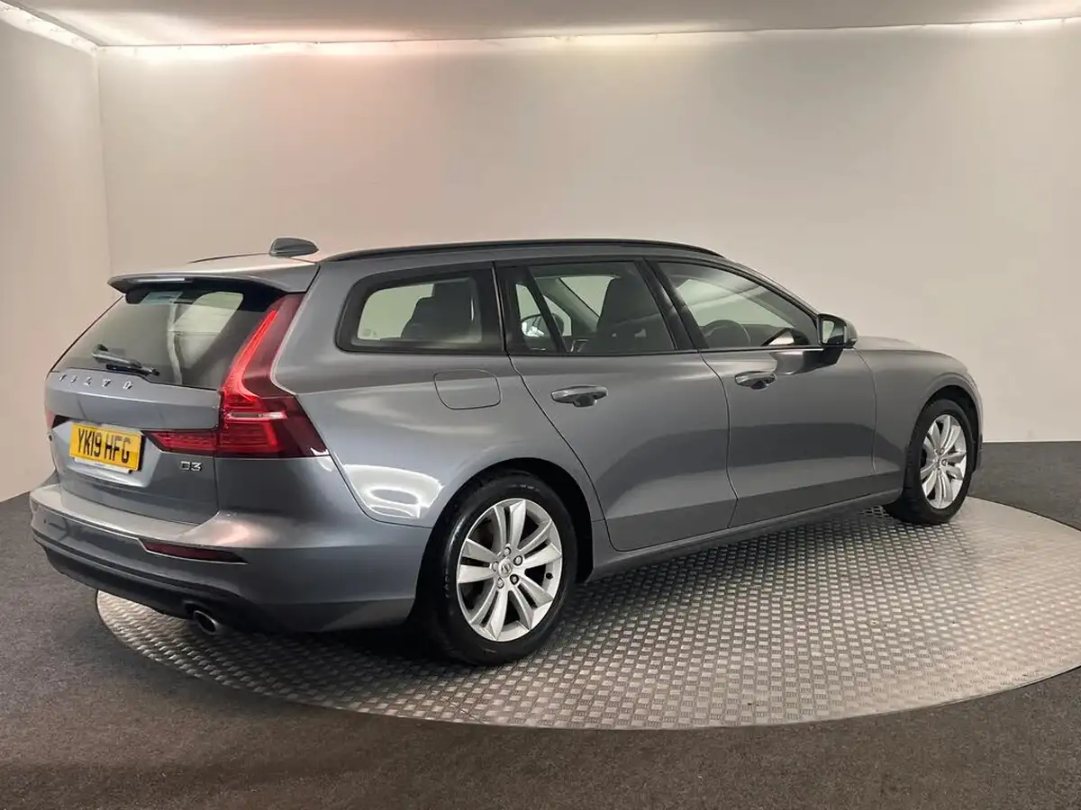 2019-volvo-v60-20td-d3-momentum-big-7