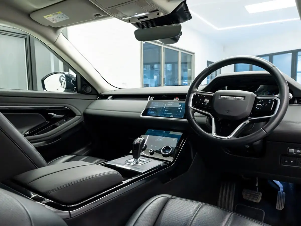 2021-land-rover-range-rover-evoque-15-p300e-se-big-8
