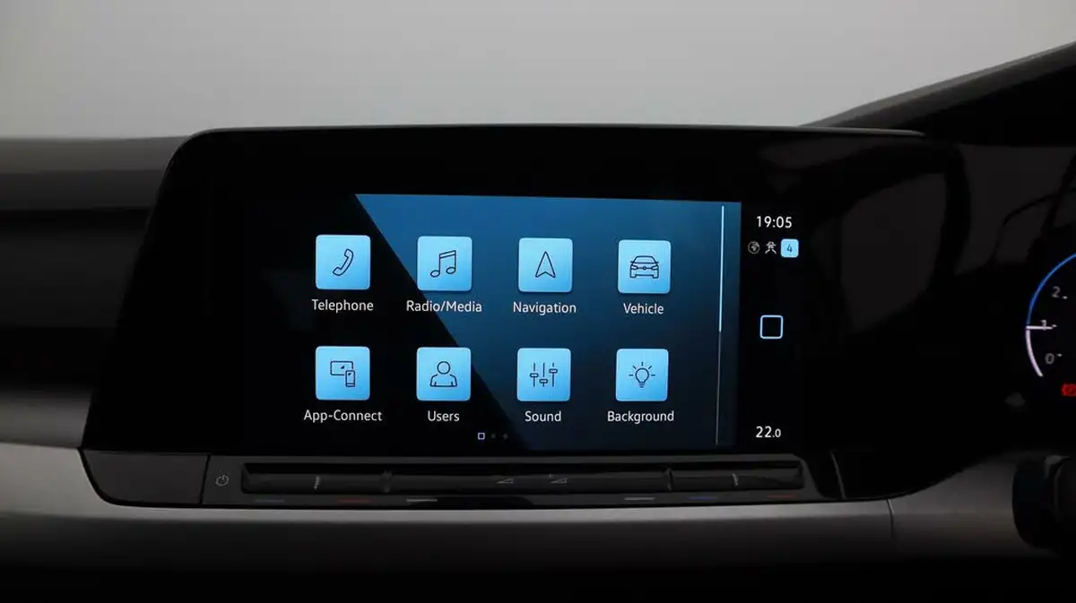 2022-volkswagen-golf-15-tsi-life-150ps-hatchback-big-11