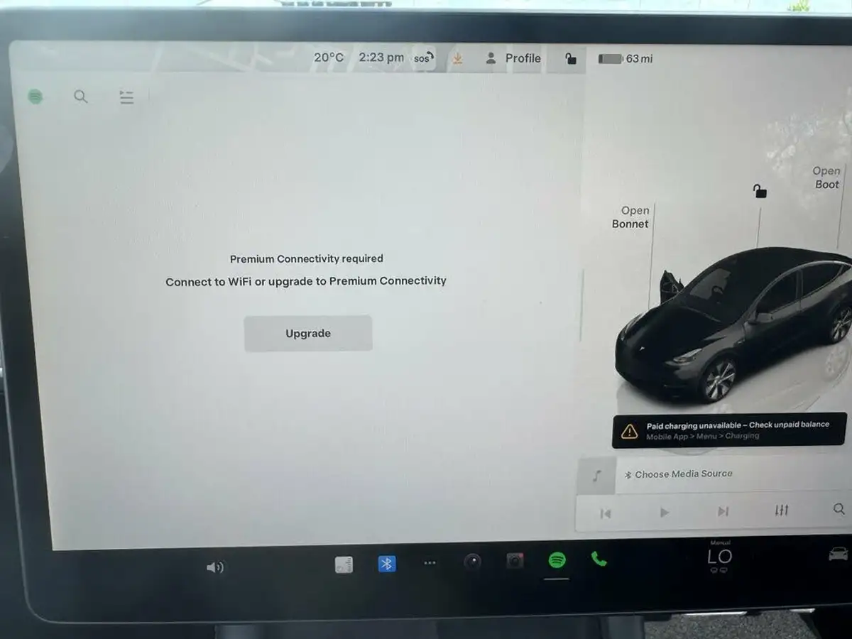 2022-tesla-model-y-e-long-range-big-54