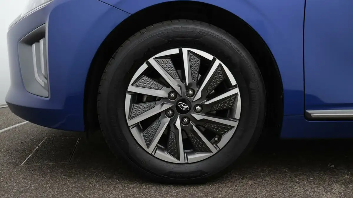 2022-hyundai-ioniq-e-premium-electric-big-18