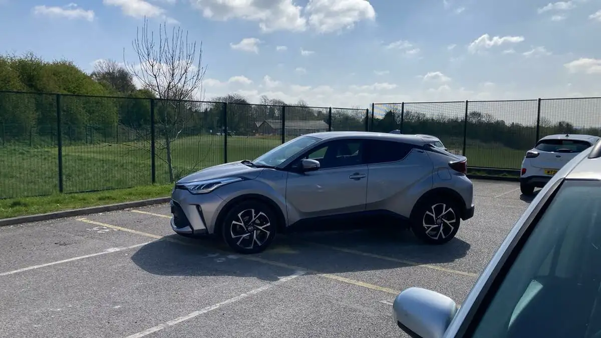 2022-toyota-c-hr-18-vvt-i-design-big-16