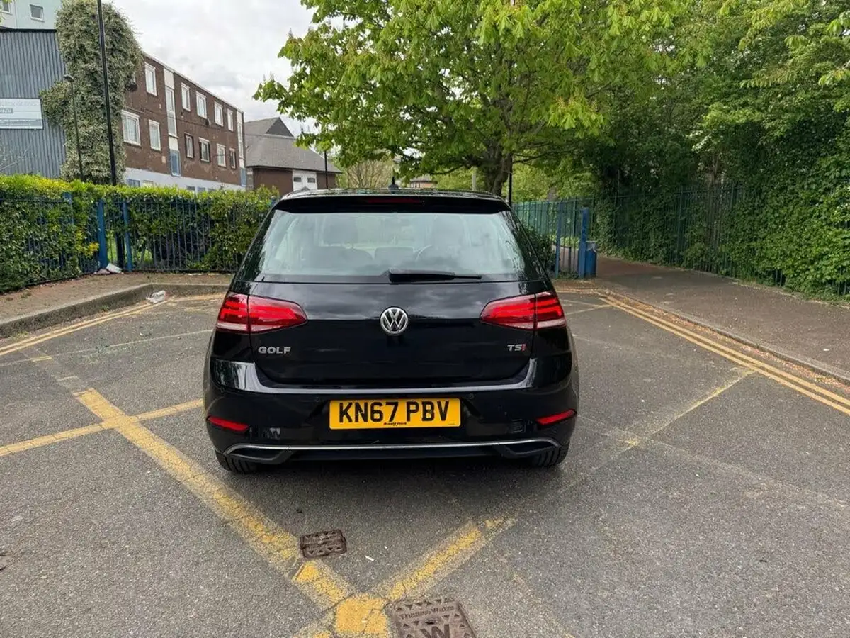 2017-volkswagen-golf-14-tsi-se-nav-ss-hatchback-3d-big-10