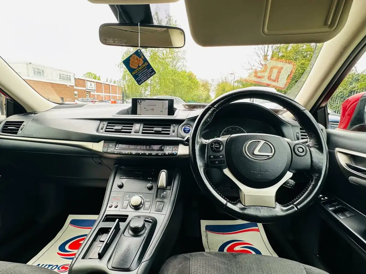 2015-lexus-ct-200h-18-advance-cvt-big-17