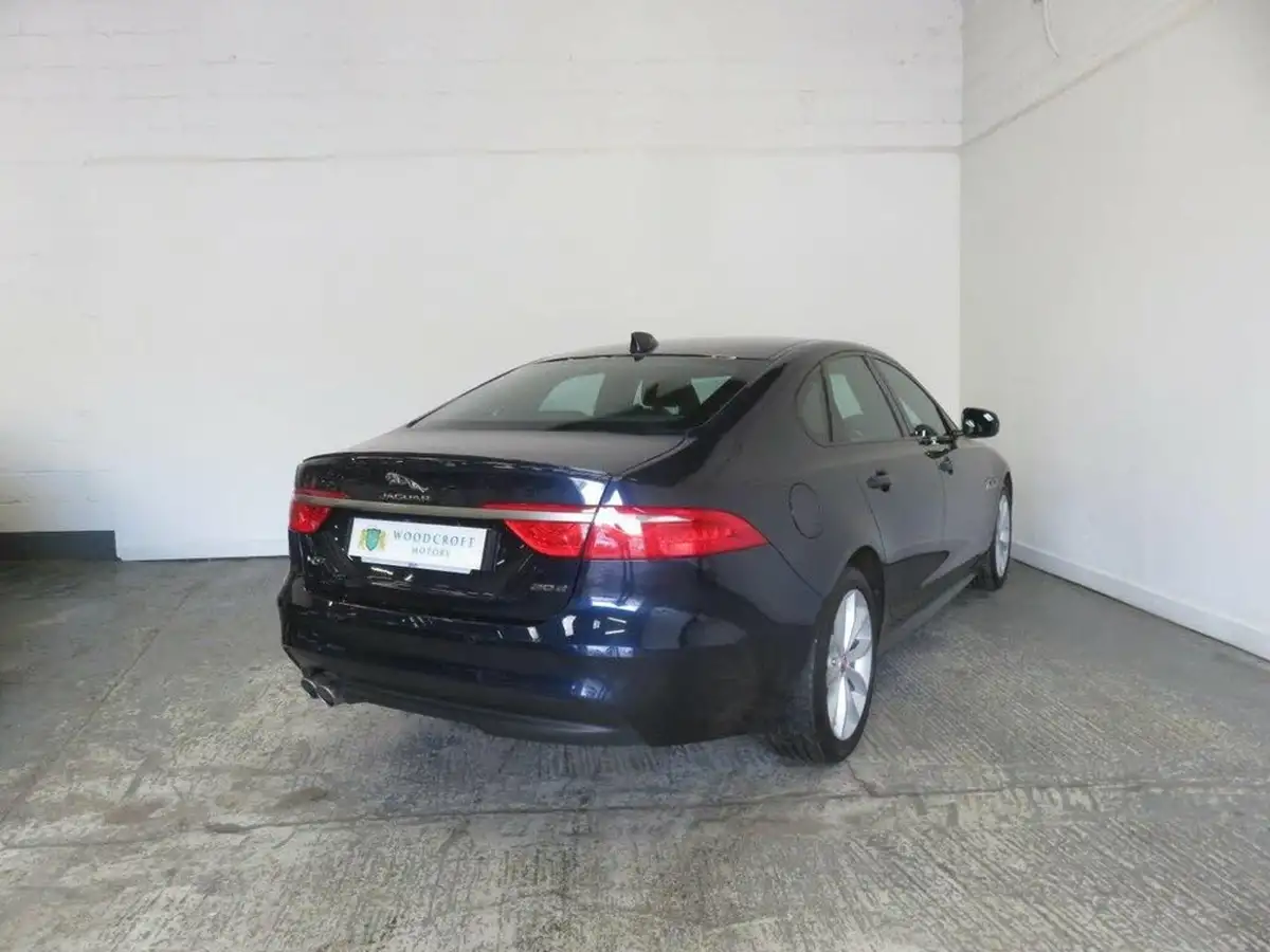 2017-jaguar-xf-20td-r-sport-180ps-saloon-4d-1999cc-auto-big-5