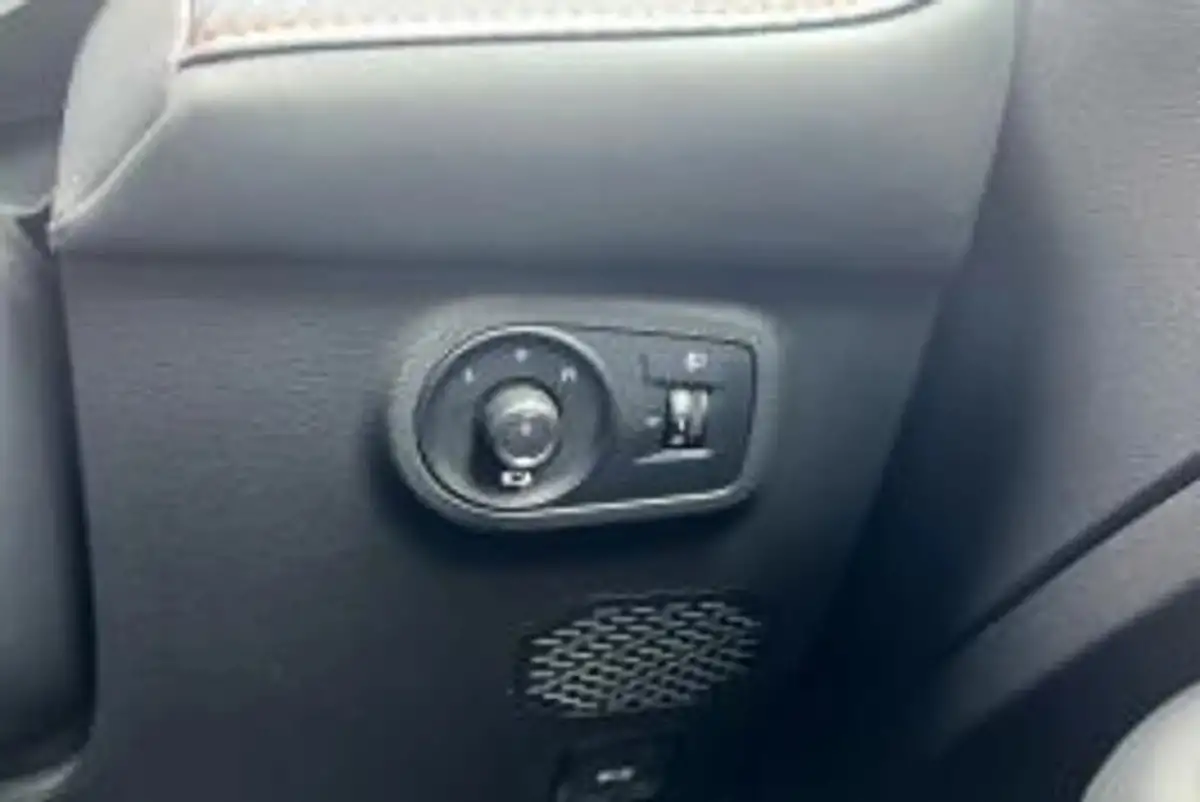 2023-mg-zs-suv-e-trophy-connect-ev-176ps-big-13