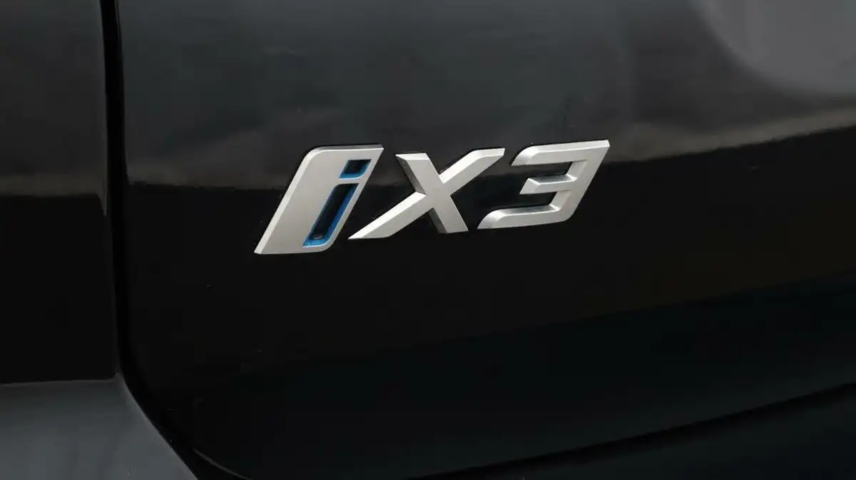 2022-bmw-ix3-e-m-sport-big-22