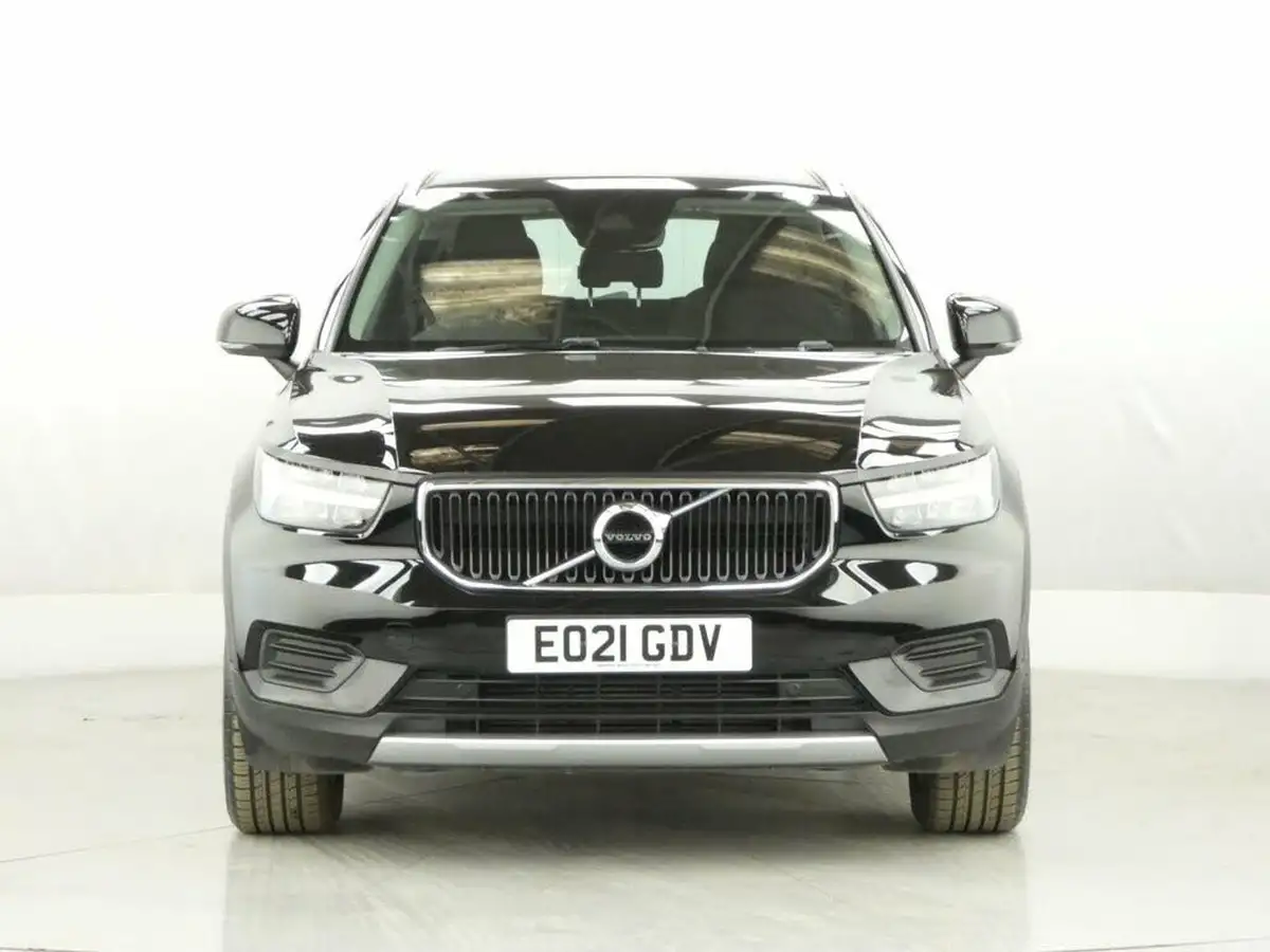 2021-volvo-xc40-15-t3-momentum-161bhp-big-2