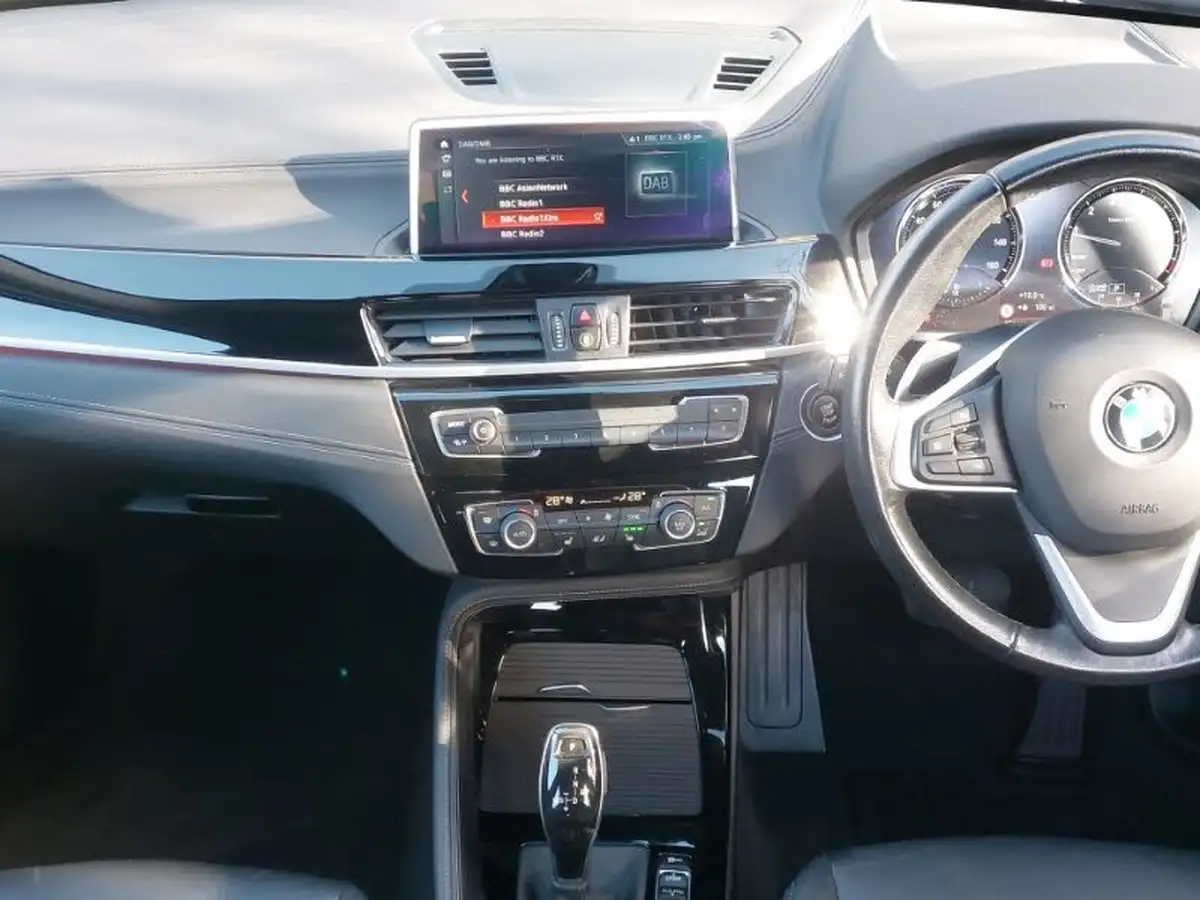 2021-bmw-x1-20-xdrive20i-xline-big-6