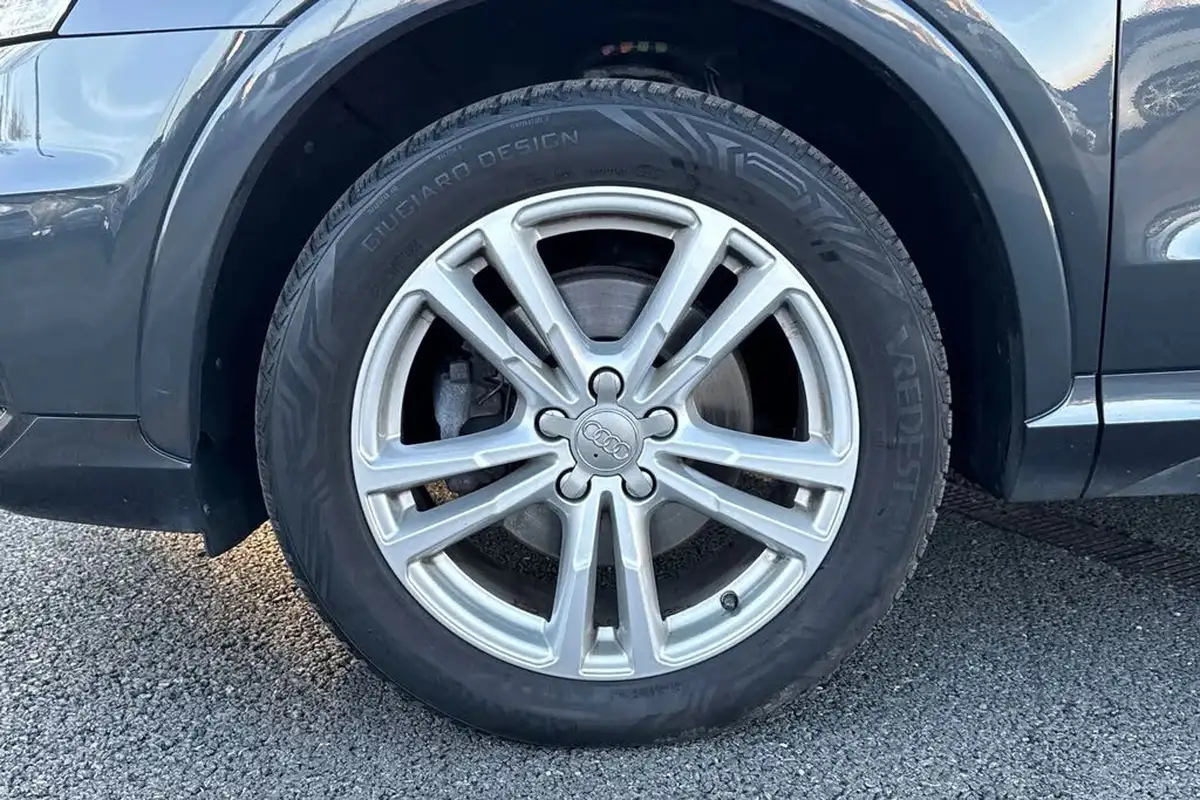2017-audi-q3-14-tfsi-s-line-edition-big-12