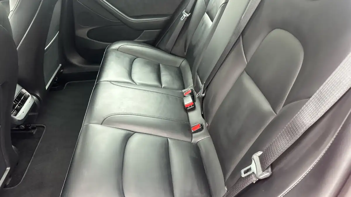 2022-tesla-model-3-e-long-range-big-13