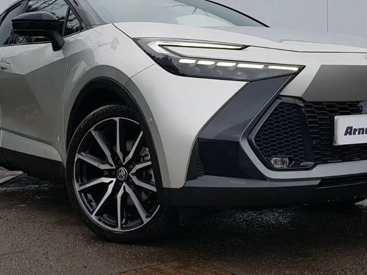 2024-toyota-c-hr-20-vvt-i-gr-sport-220bhp-plug-in-safety-packpremium-pack-big-8