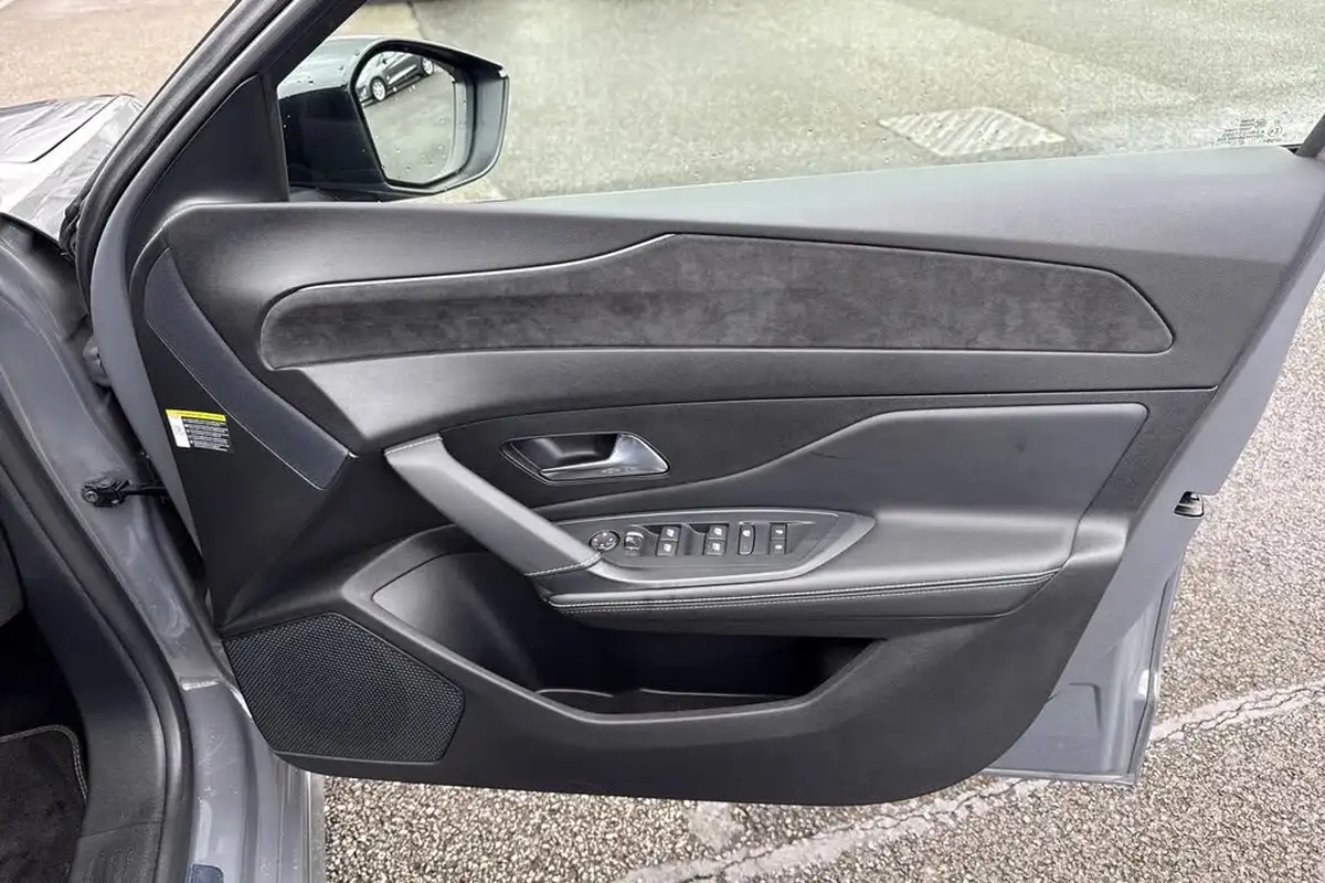 2024-peugeot-308-16-puretech-gt-180ps-big-16