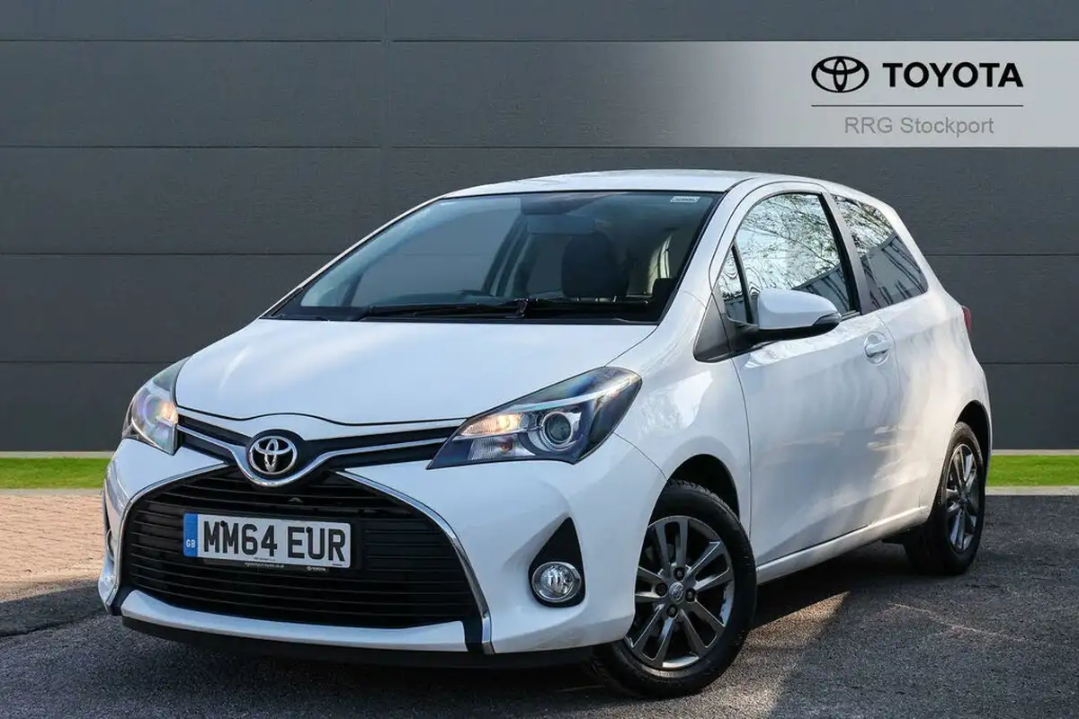 2015-toyota-yaris-133-icon-vvt-i-3d-big-2