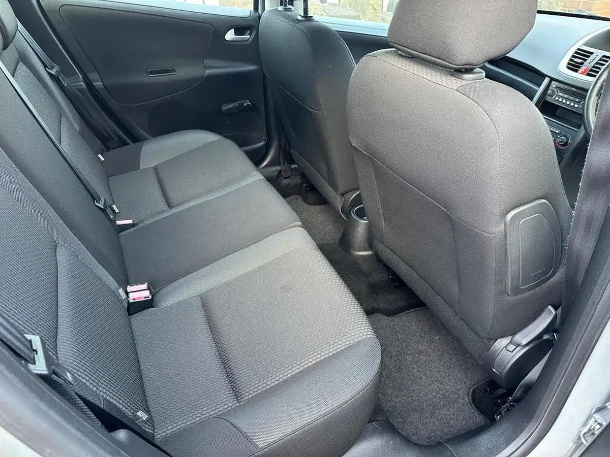 2009-peugeot-207-14-s-vti-95-ac-5d-1397cc-09-big-11