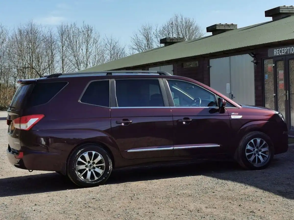 2017-kgm-ssangyong-turismo-22td-elx-big-41