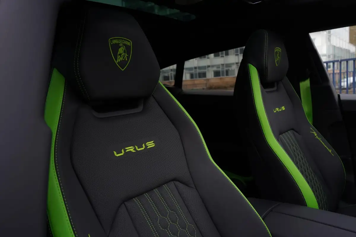 2024-lamborghini-urus-40-no-trim-big-20