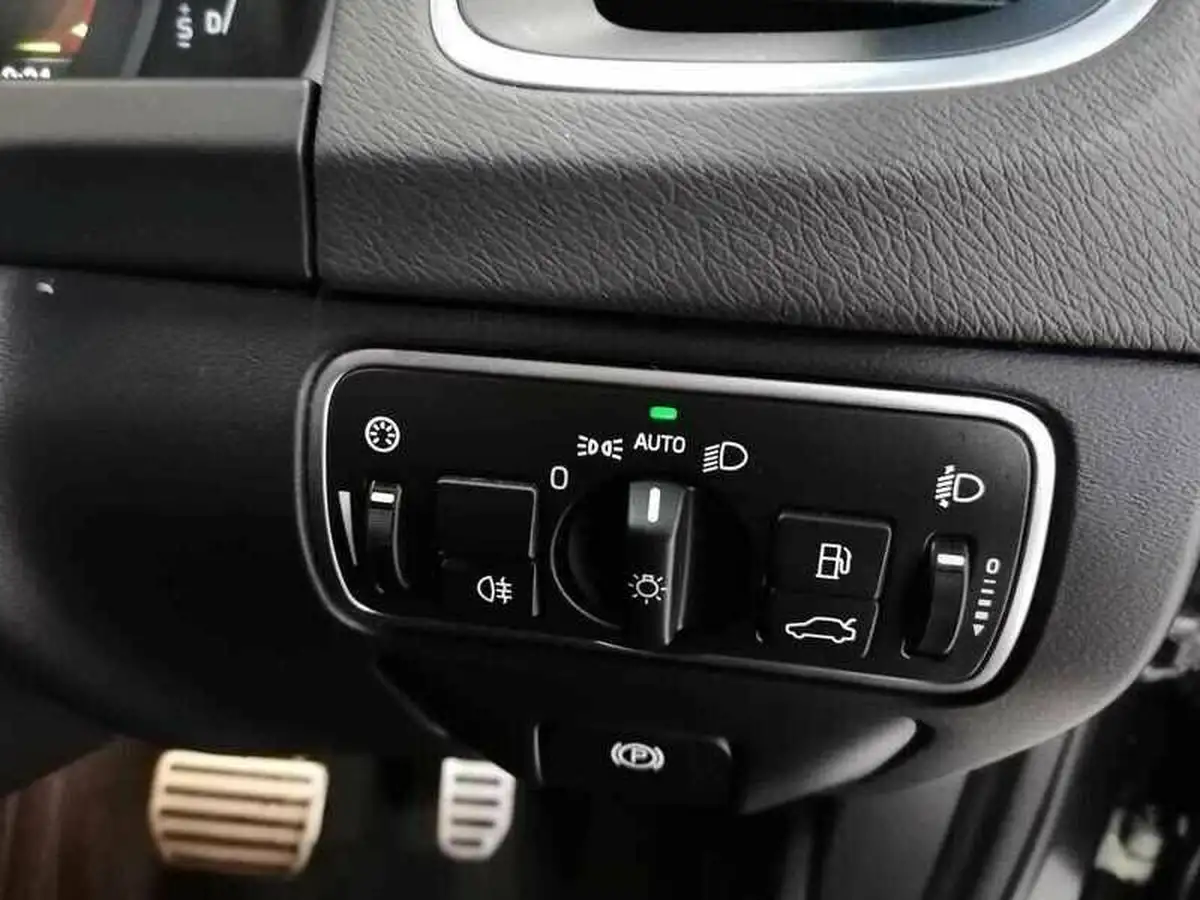 2017-volvo-s60-20td-d4-r-design-geartronic-big-20