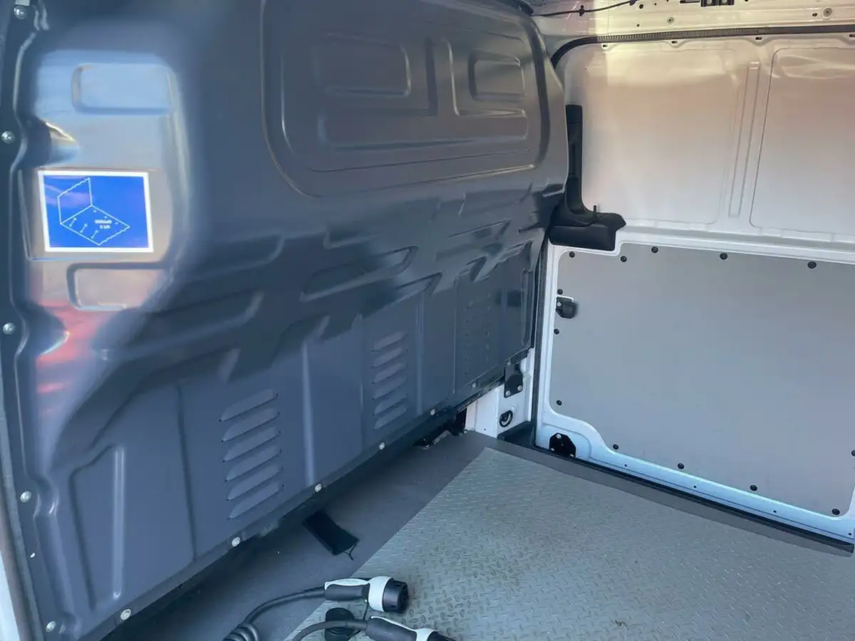 2020-mercedes-benz-vito-e-pure-l2-big-44