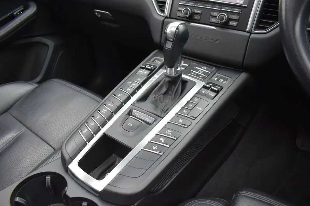 2014-porsche-macan-30td-s-big-14