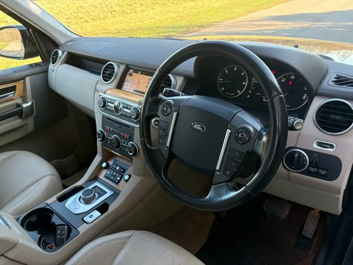 2014-land-rover-discovery-4-30-sd-v6-hse-big-7
